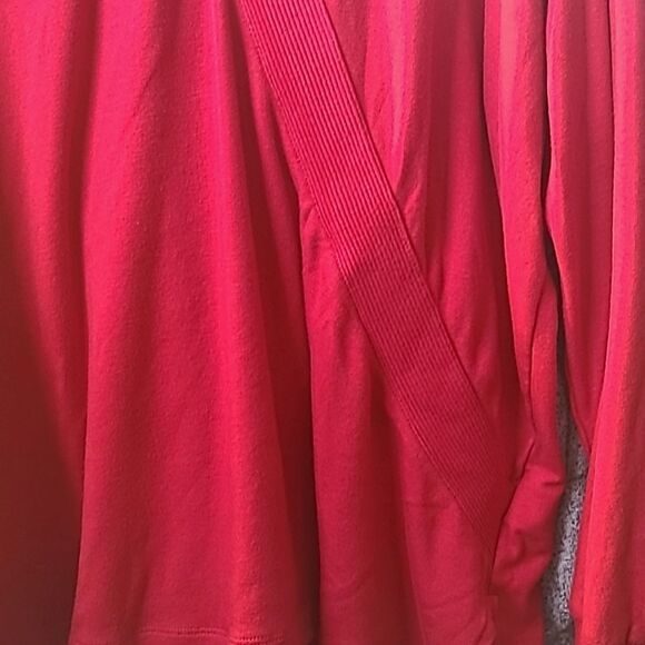 Land' End Red Longsleeve Sweater V-neckline Band Down the Side, Size 1X, 16W-18 - Picture 5 of 10